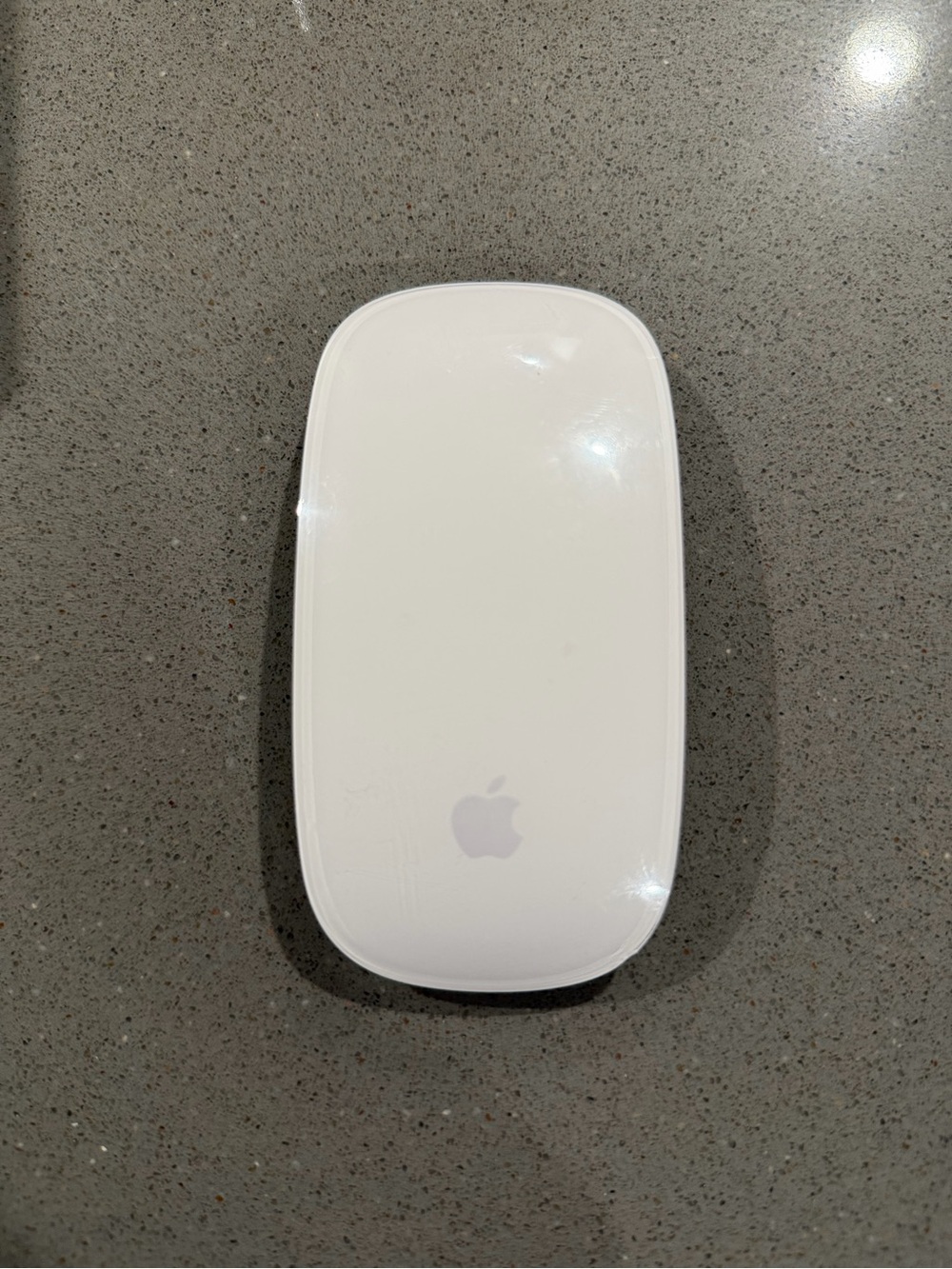 Apple White Wireless Magic Mouse - Multi-Touch Bluetooth